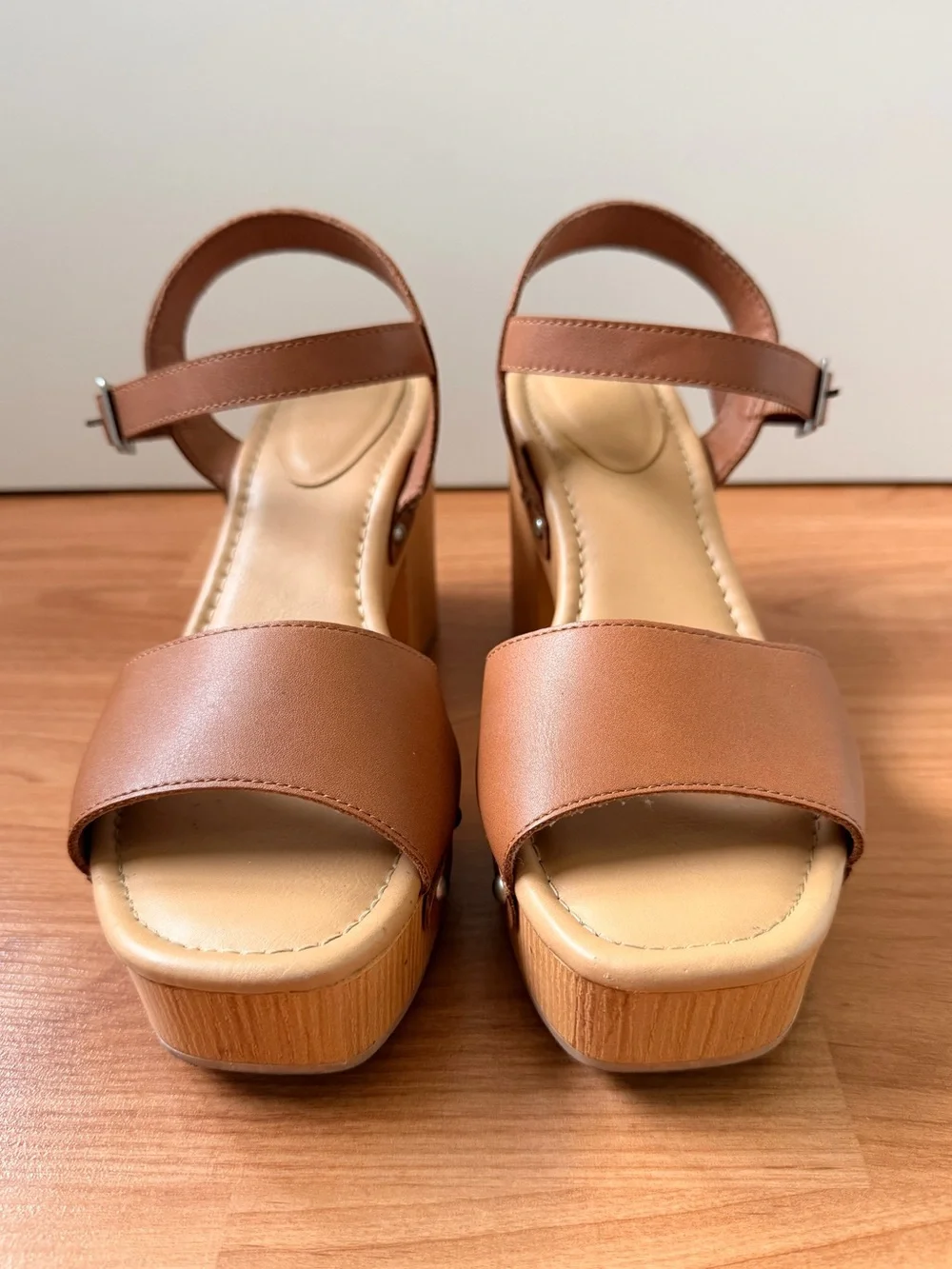 Y2K Universal Thread Tan Heels
